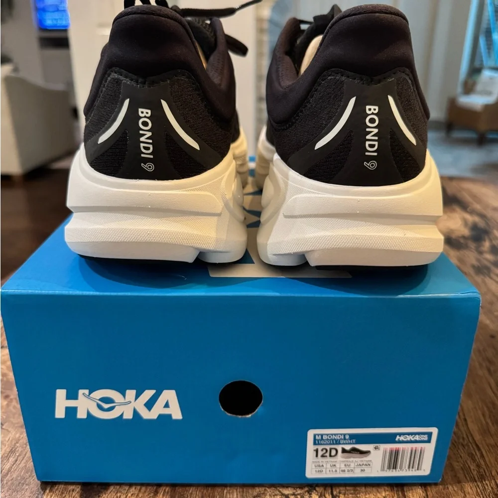✨BRAND NEW✨ Men’s HOKA Bondi 9 - Black/white, 12 - Picture 6 of 8